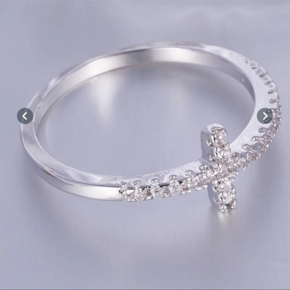 Gorgeous Cross Ring